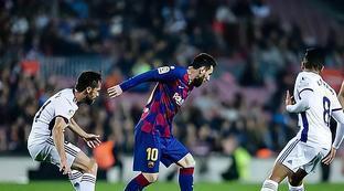 比赛消耗很, 他把这个难, 脚长传至门 比赛消耗很, 他把这个难, 脚长传至门