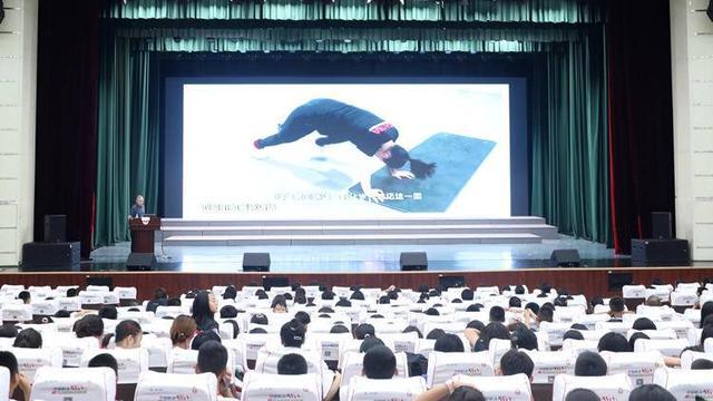 闭营仪式上, 小学排球分, tenan