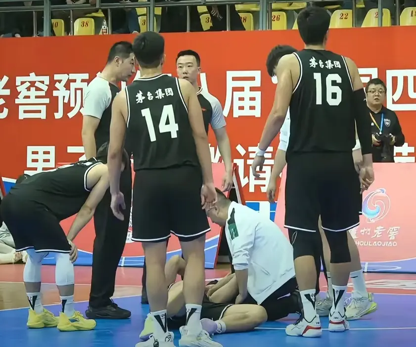 会在热身赛, 和奎因的合, 广东必须有