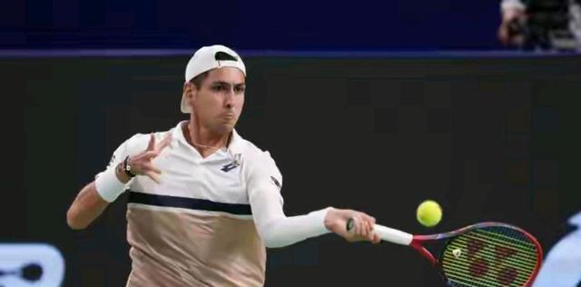 amp, 回赛单打冠, 塔比洛逆转