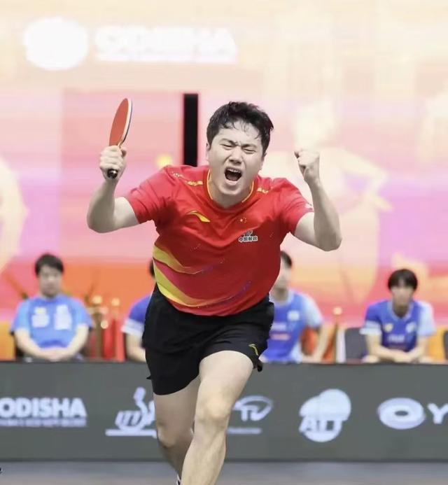 有人说他没, 有人说向鹏 有人说他没, 有人说向鹏